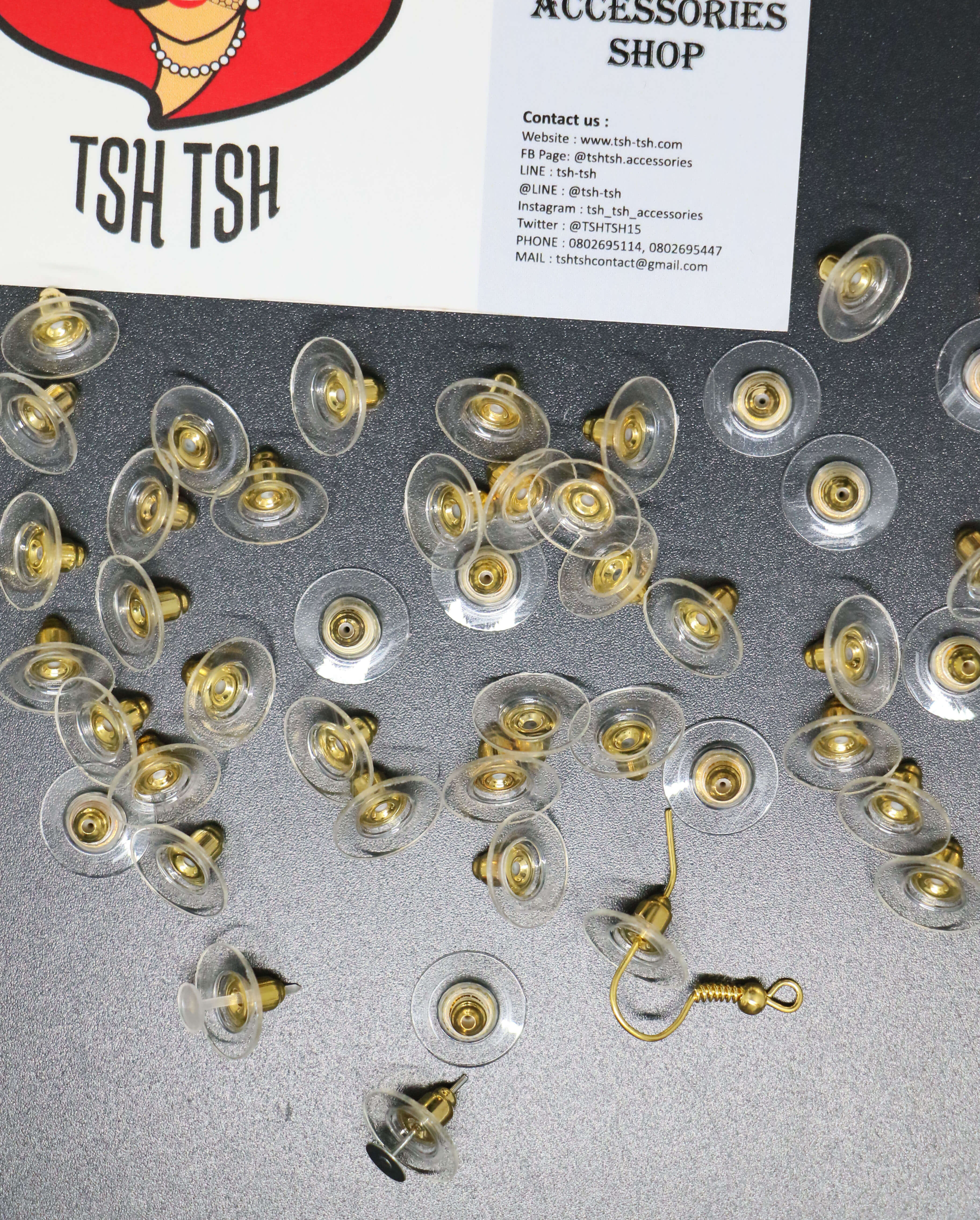 เต้าเสียบขาหลังต่างหูแบบจาน สีทอง