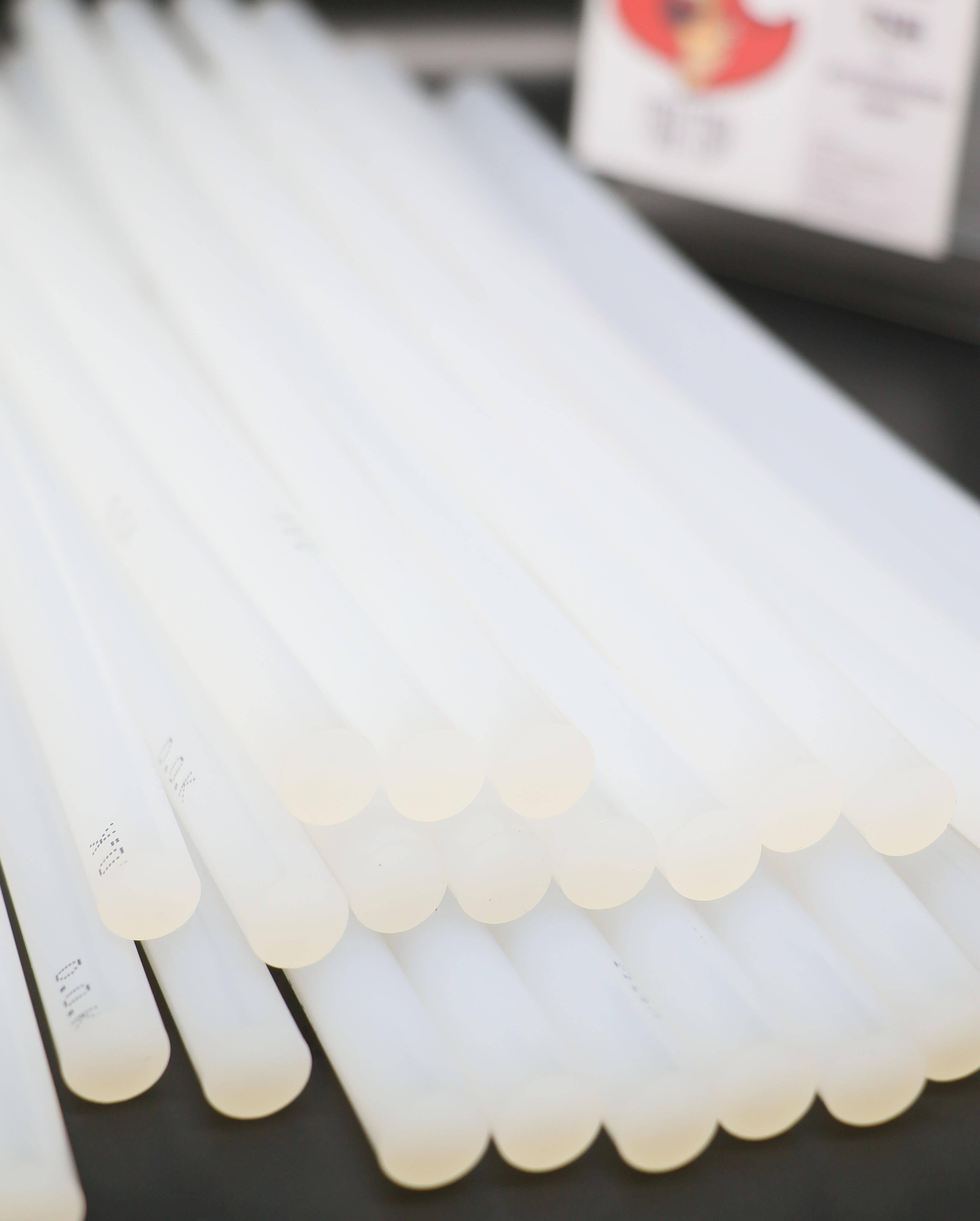 กาวสีขาวขุ่นแท่งใหญ่ เกรดเอ