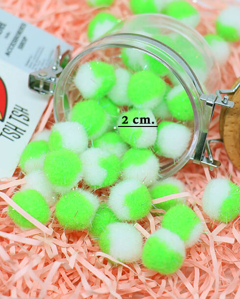 ปอม ปอม กำมะหยี่ มีดิ้น ขนาด 2 ซม. สีทูโทน ขาว เขียว