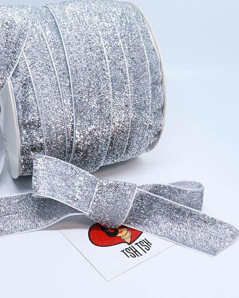 ริบบิ้นผ้าดิ้นสักหราด, ริบบิ้นกริตเตอร์, ริบบิ้นกากเพชร, ริบบิ้นผ้า, แฟชั่น, เครื่องประดับ, โบว์, ผูกกล่องของขวัญ, ผูกช่อดอกไม้, ผูกกระเช้า, โบว์พยาบาล, โบว์นักเรียน, ตกแต่ง, เสื้อผ้า, งานฝีมือ, ประดิษฐ์,