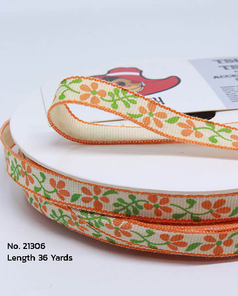 ริบบิ้นผ้าคอตตอน ขนาด 10 มิล สีครีมพิมพ์ลายดอกไม้สีส้ม ยาว 36 หลา 