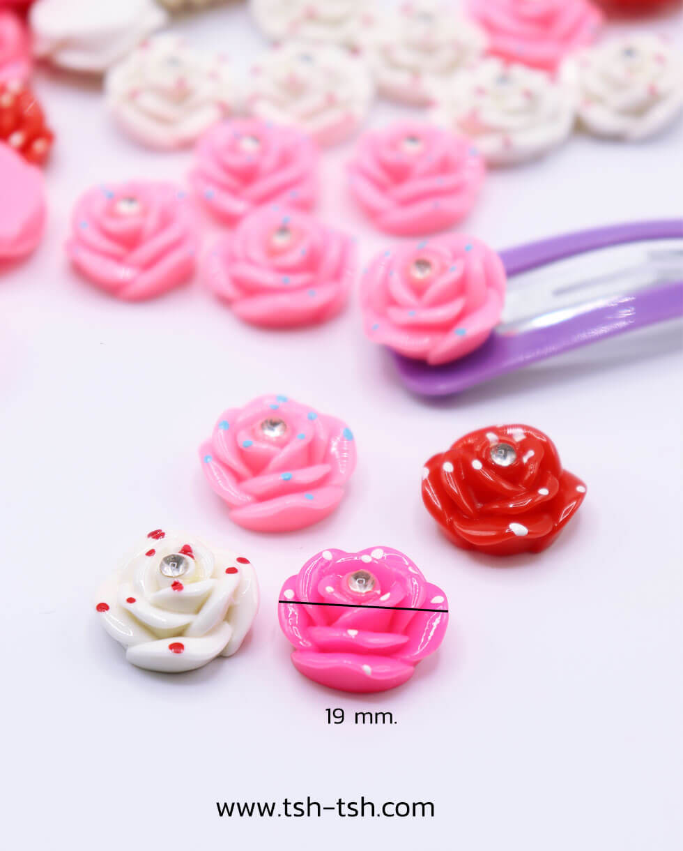 อะไหล่เรซิ่นรูปดอกกุหลาบติดเพชรพื้นหลังแบน คละสี