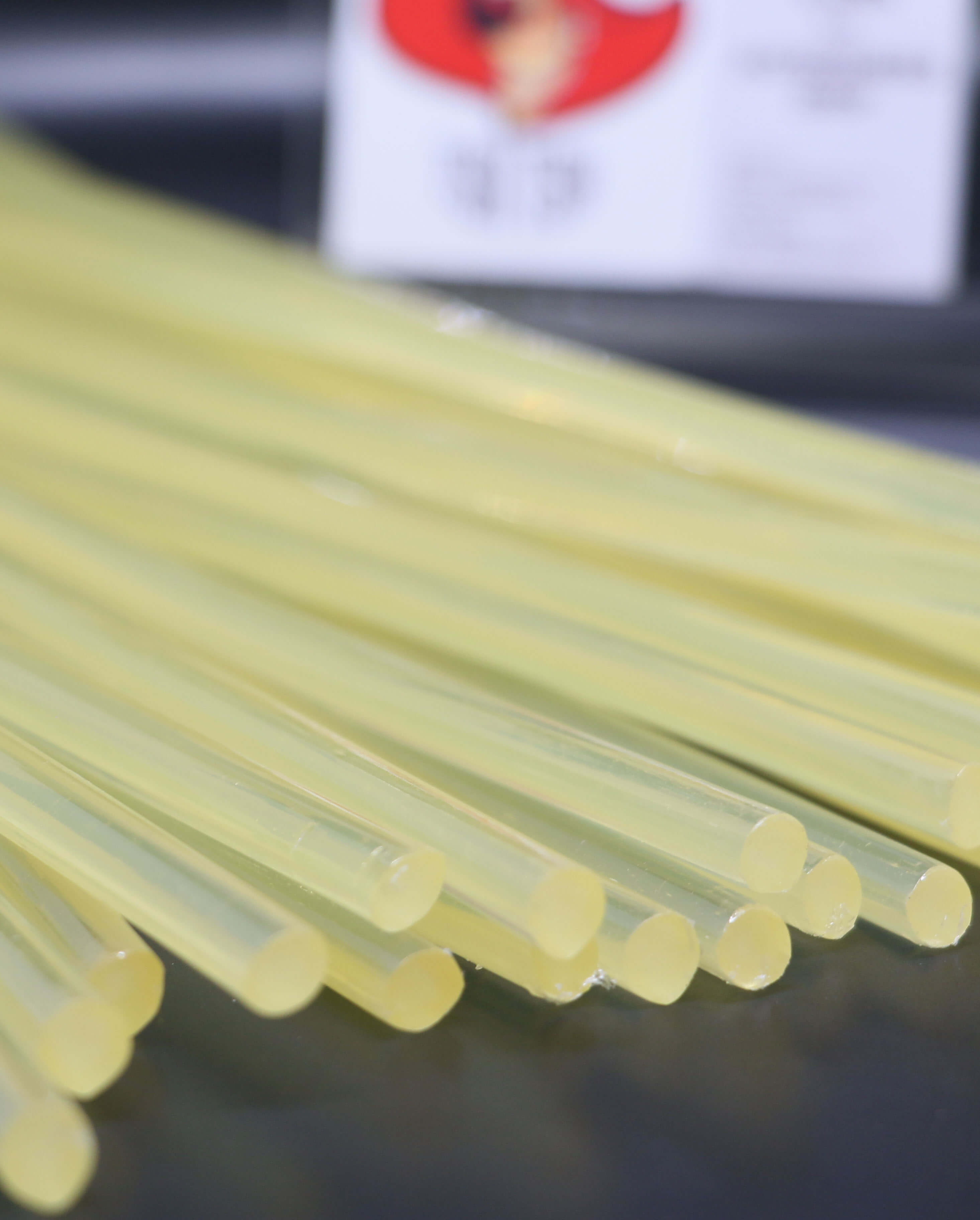 กาวสีใสแท่งเล็ก เกรดพรีเมี่ยม