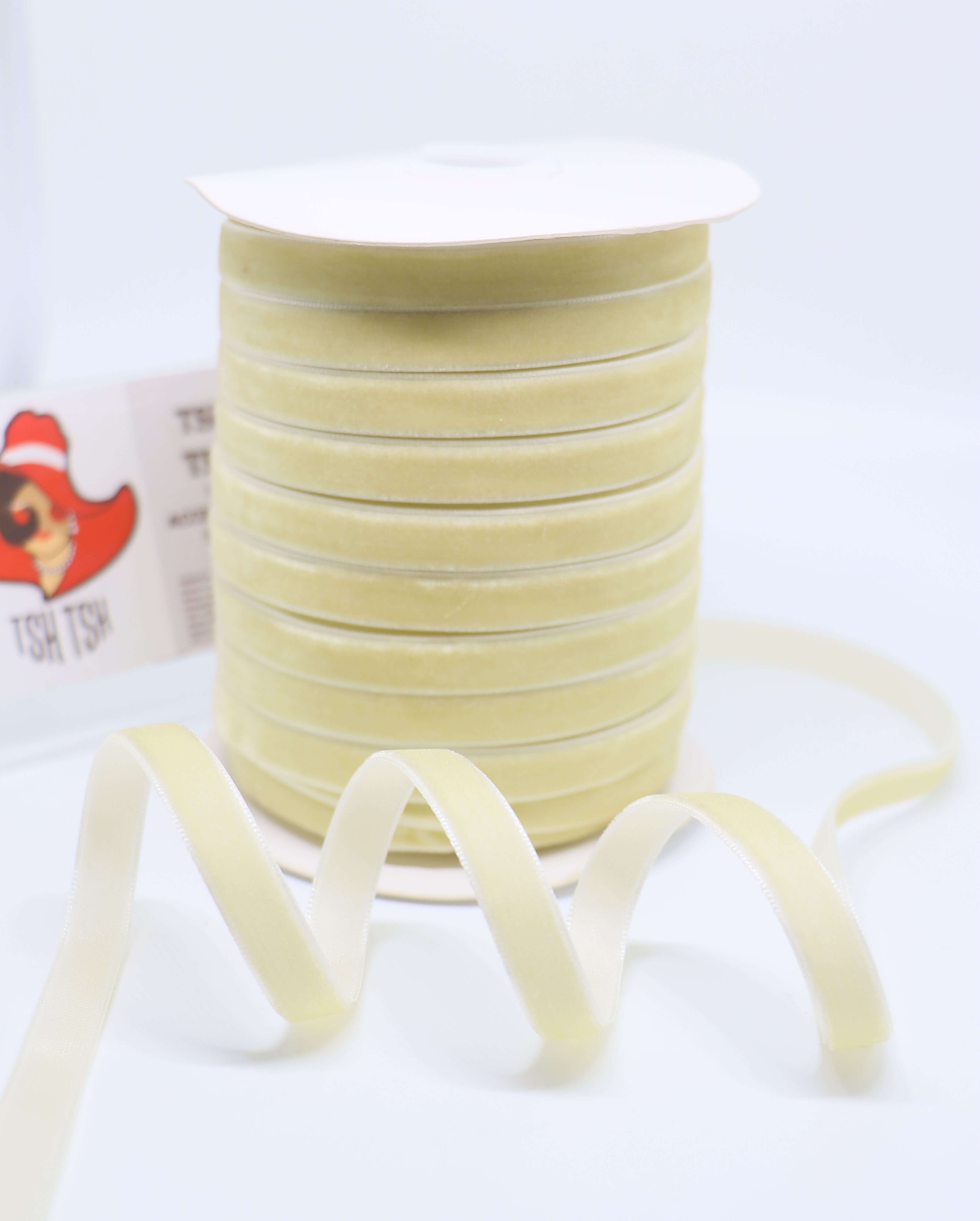 ริบบิ้นผ้ากำมะหยี่ขนาดกว้าง 10 มิล สีครีม